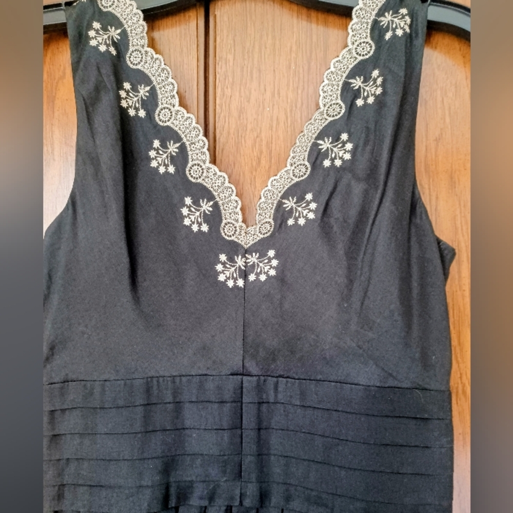 Ann Taylor Black and Gold Midi Dress - Picture 4 of 9